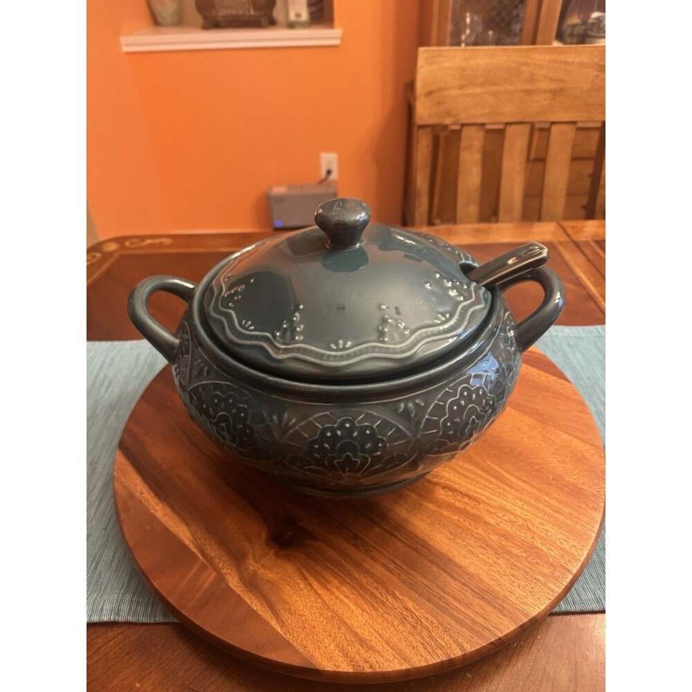 Pioneer Woman Stoneware Green Tureen Farmhouse Lace 5 Liter W/Lid And Ladle - Picture 2 of 9